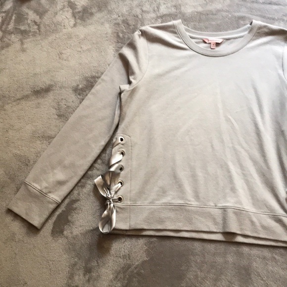 Juicy Couture Tie Side Sweatshirt NWT - Picture 3 of 8